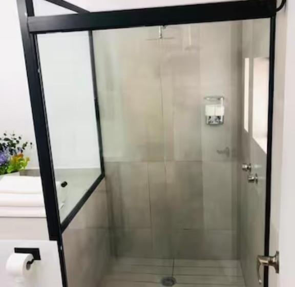 Quarto Estandar, Urban Chapalita