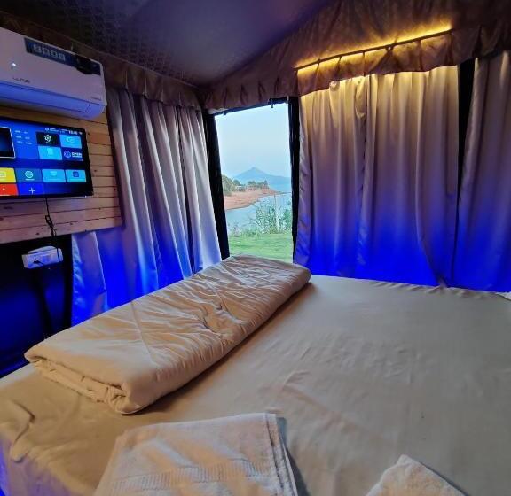 Номер Superior, The Camp Square Pawna