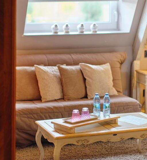 Люкс Повышенной Комфортности, Au Petit Manoir