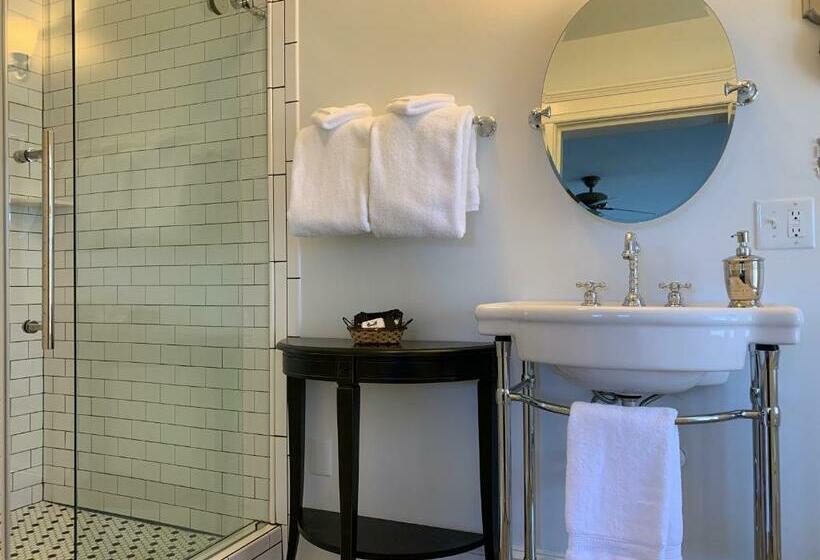 Номер Стандарт, Steeles Tavern Manor