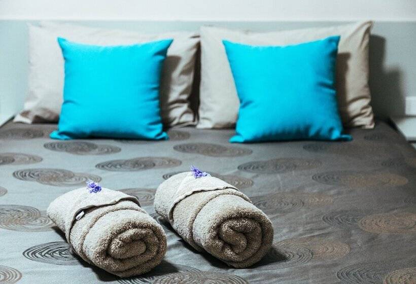 Семейный Номер, Copper City Motel