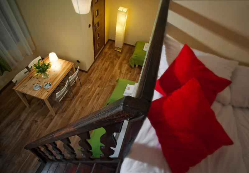 Семейный Номер, Copper City Motel