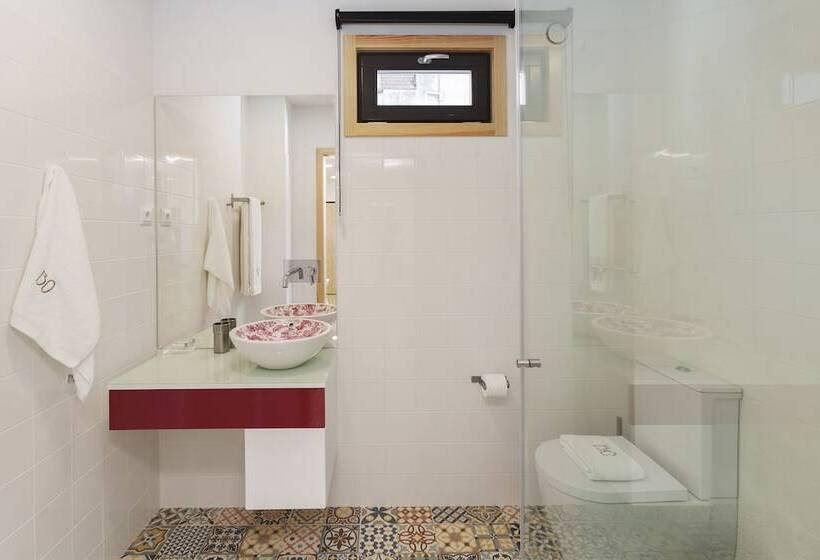 استودیوی سوپریور, Oporto Local Studios