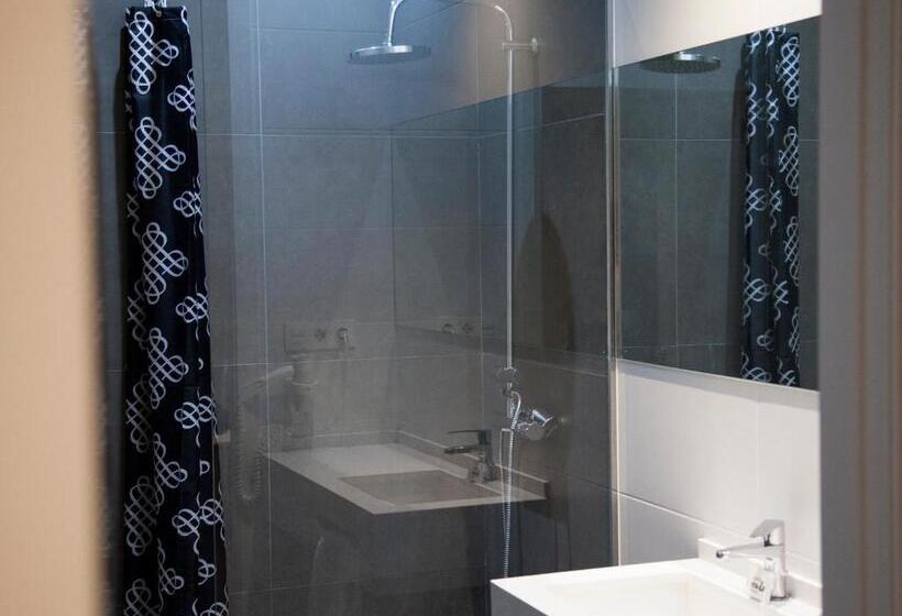 آپارتمان 1 خوابه همکف, Flats Friends Soho Suites