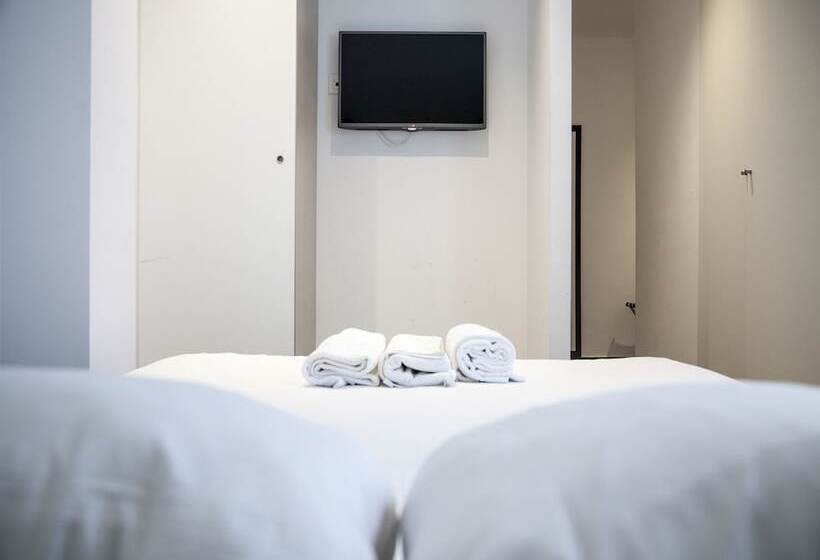 آپارتمان 3 خوابه, Flats Friends Soho Suites