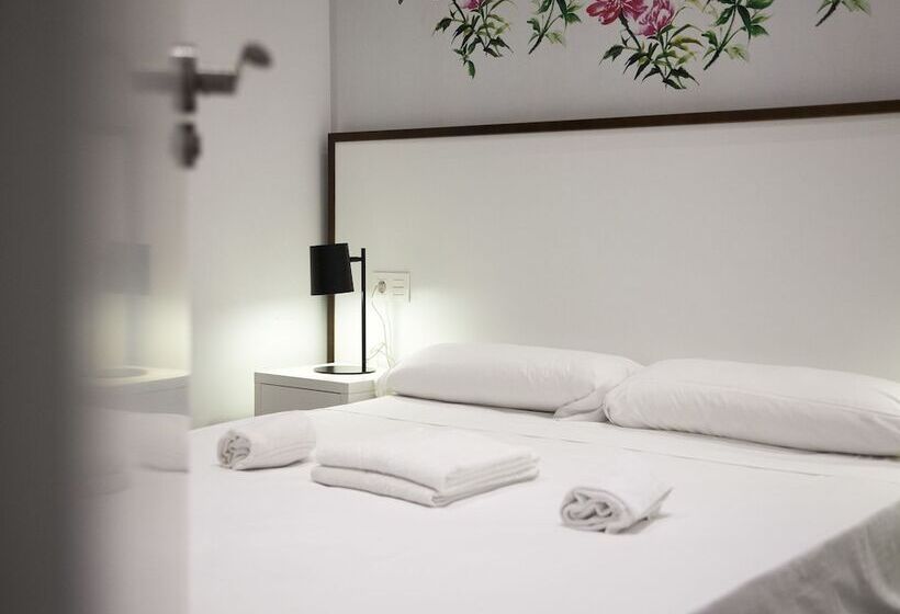 آپارتمان 1 خوابه همکف, Flats Friends Soho Suites
