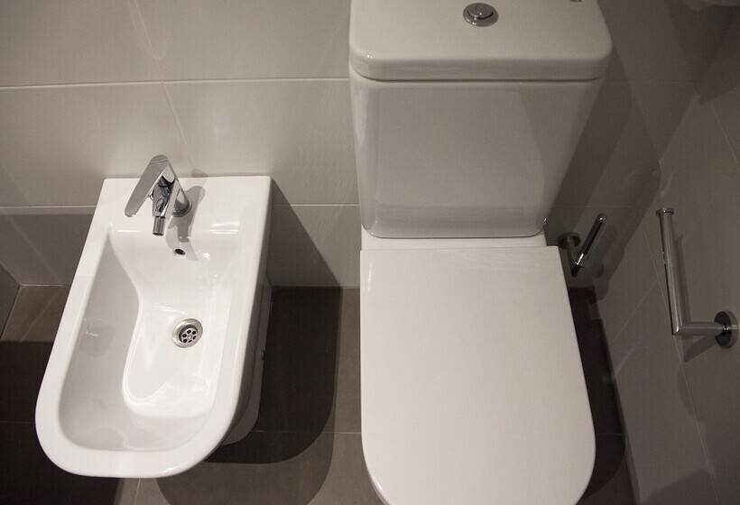 آپارتمان 1 خوابه همکف, Flats Friends Soho Suites
