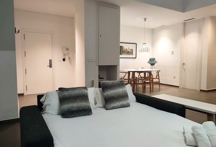 آپارتمان 1 خوابه همکف, Flats Friends Soho Suites