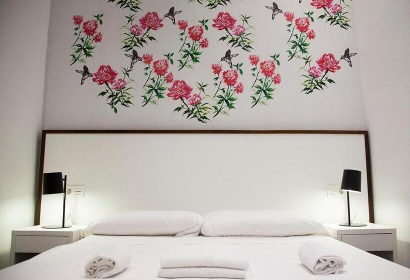 آپارتمان 1 خوابه همکف, Flats Friends Soho Suites