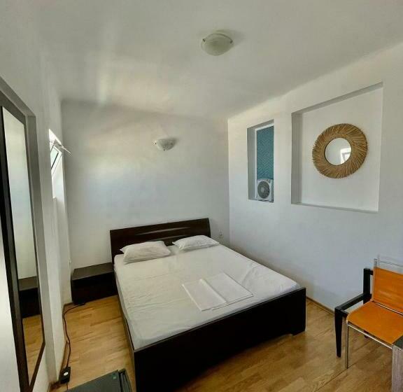 스탠다드 룸 공동 욕실, Hostel Cazino Nord Rooms