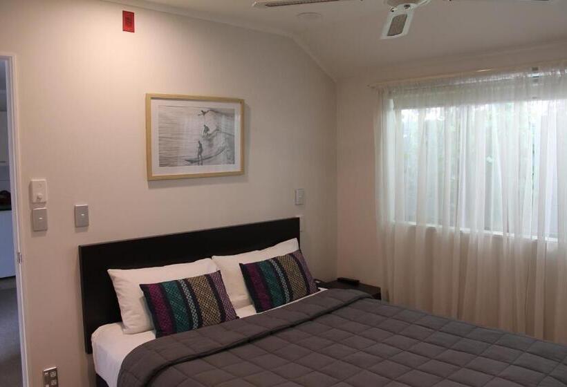 Люкс, Aquarius Motor Inn