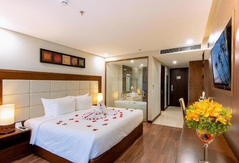 سوییت جونیور با بالکن, Grand Sea Hotel Danang