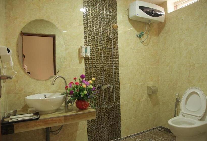 اتاق استاندارد سه نفره, Khách Sạn Hoàng Gia Lào Cai   Hoang Gia