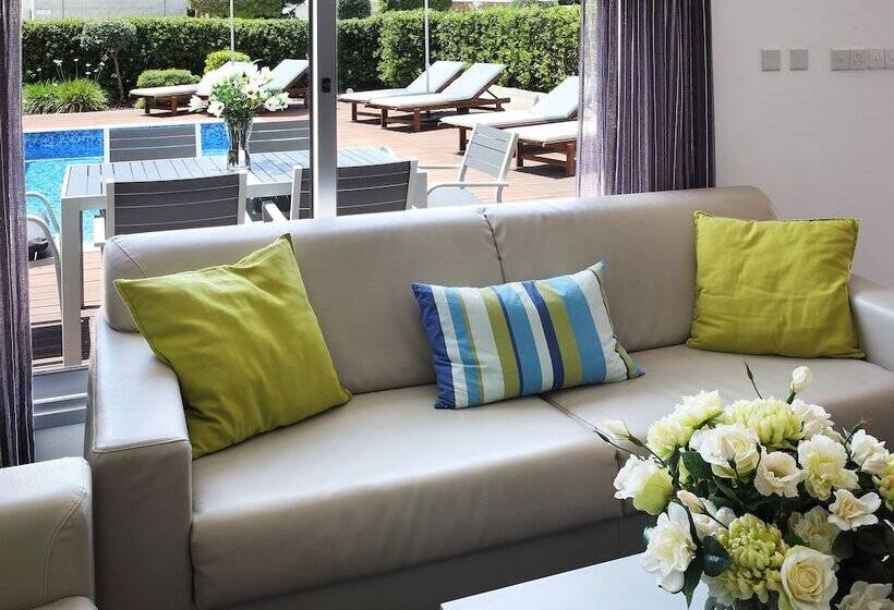 Вилла 3 Спальни, Paradise Cove Luxurious Beach Villas