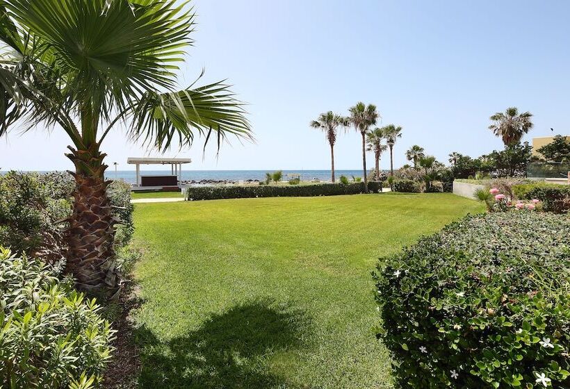 Вилла 3 Спальни, Paradise Cove Luxurious Beach Villas