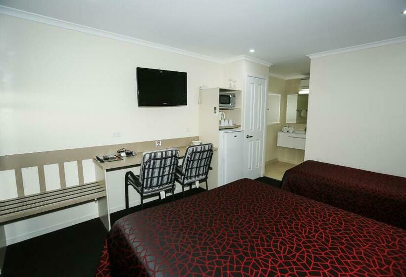 패밀리 룸, Amber Lodge Motel