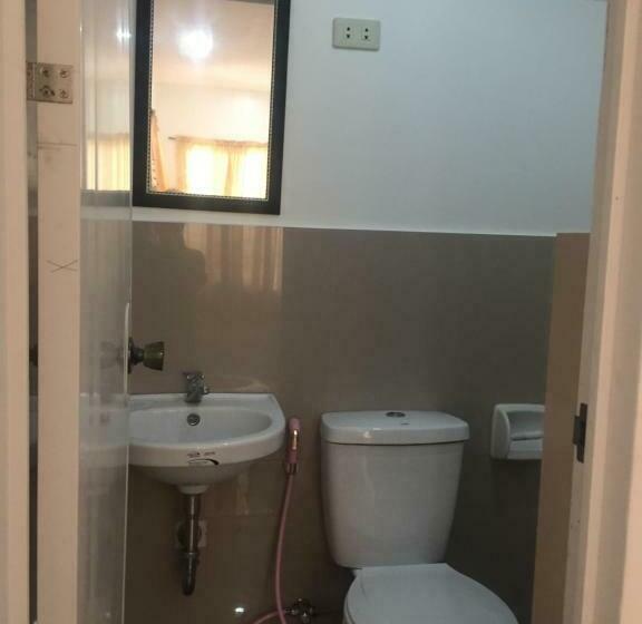 Quarto Estandar Individual, Raje Residence