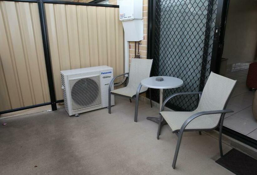스탠다드 룸, Emerald Central Palms Motel