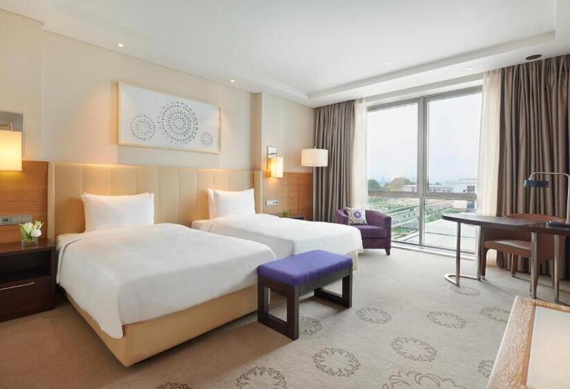 اتاق کلاب, Hyatt Regency Tashkent