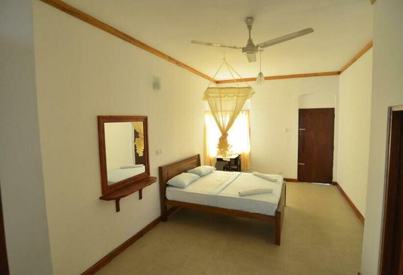 Quarto Deluxe, Pearl House