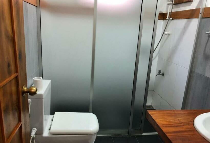 Quarto Deluxe, Pearl House