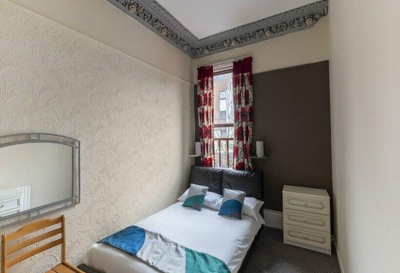 Номер Стандарт, OYO Queens Quarter