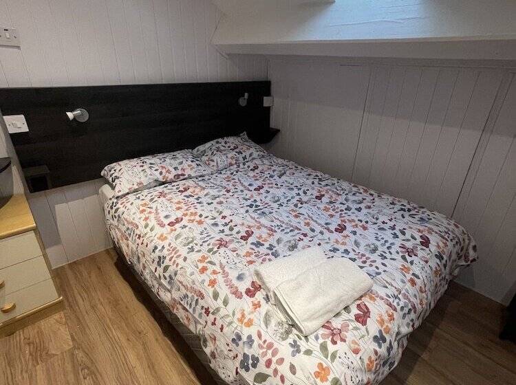 Номер Стандарт, OYO Queens Quarter