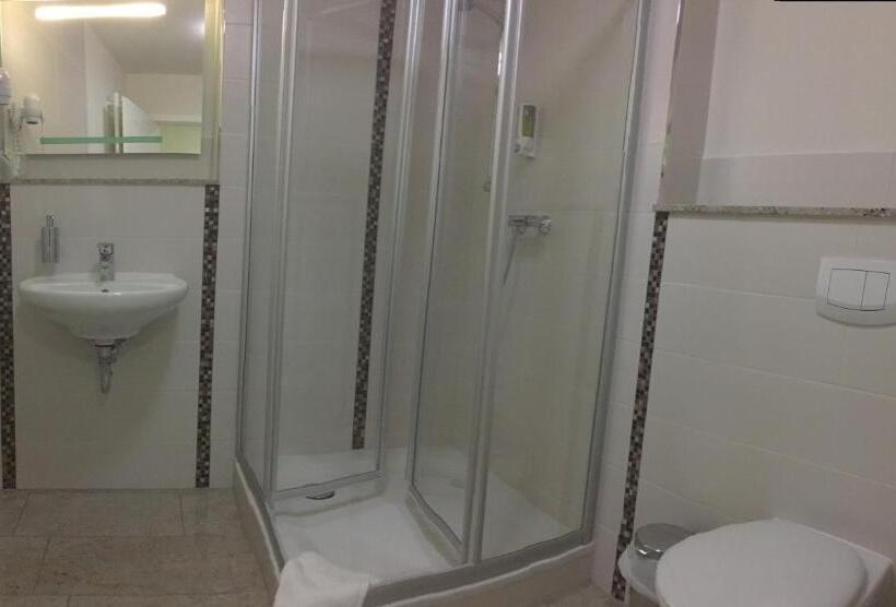 Номер Стандарт, Fachwerk Hotel Eisenbart