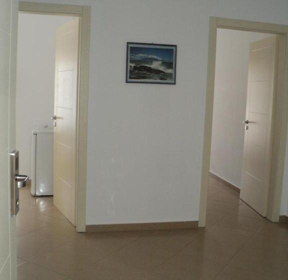 带海景的复工套房, Vila Kosteli
