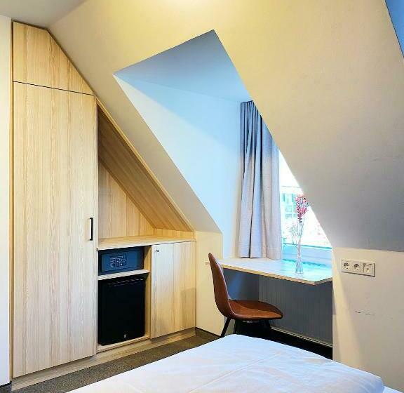 标准间, Xenia Flensburg