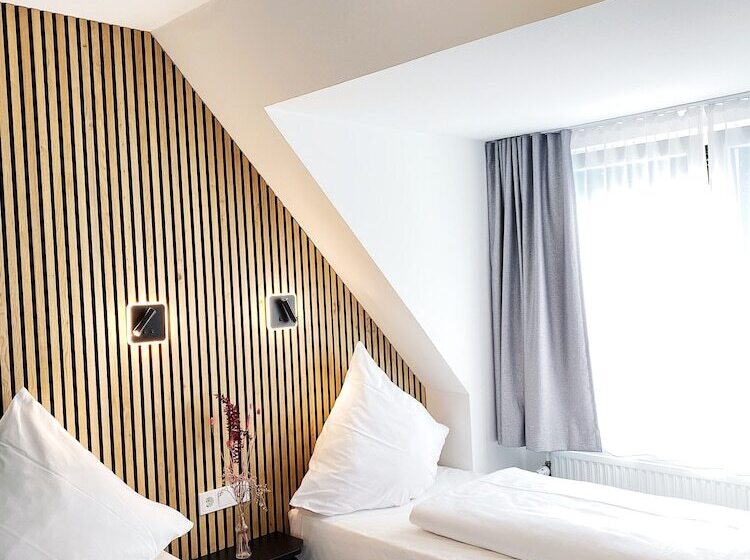 标准间, Xenia Flensburg