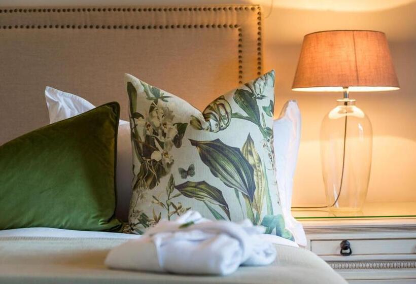 جناح إدارى, Fernwood Manor Boutique Guest House