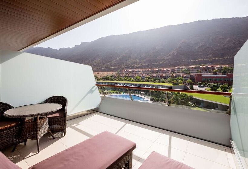수피리어 룸 풀장 전망, Radisson Blu Resort & Spa, Gran Canaria Mogan