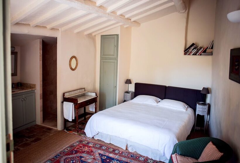 غرفة قياسية مزوَّدة بشُرفة, Ancienne Maison Des Gardes