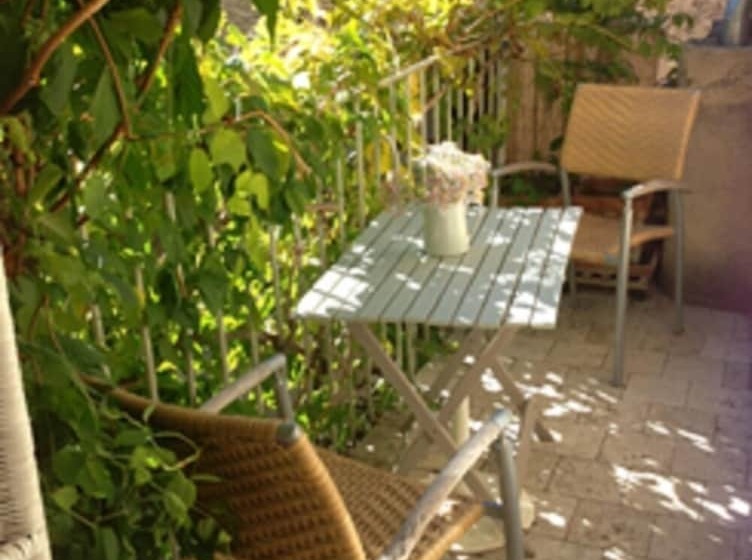 غرفة قياسية مزوَّدة بشُرفة, Ancienne Maison Des Gardes