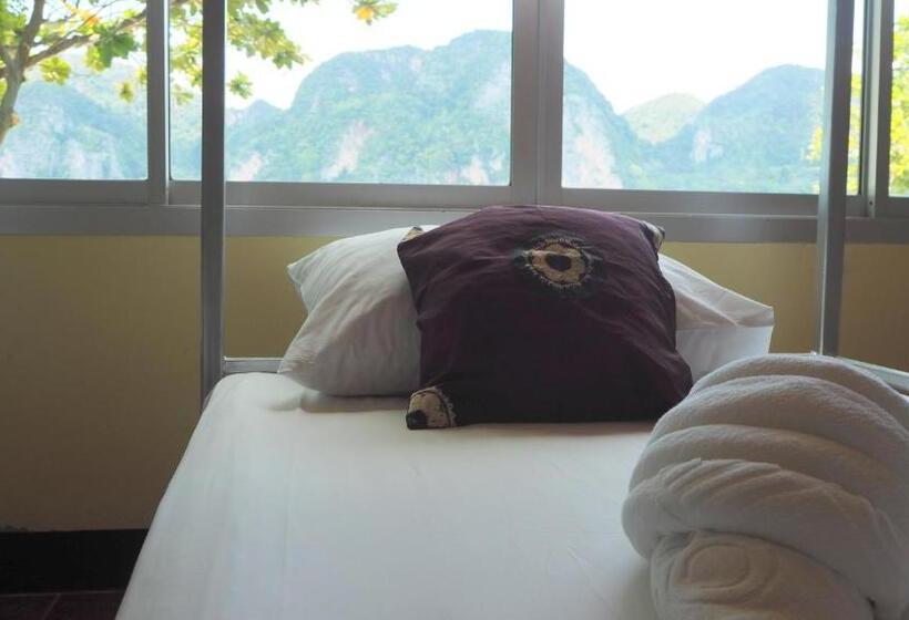 Кровать в Общей Комнате, Chaokoh Phi Phi Hostel