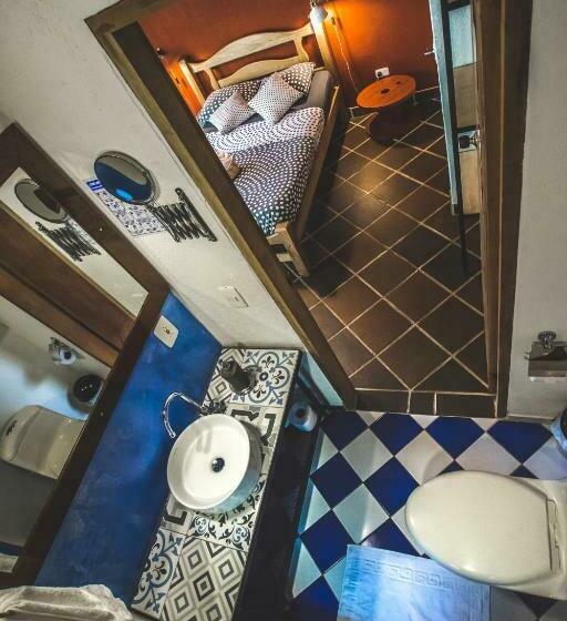 غرفة ديلوكس مزودة بشرفة, Finca Hostal Bolivar   Casa Maracuya