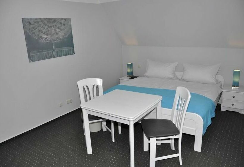 Номер Basic, Basalt Hotel Restaurant Lounge