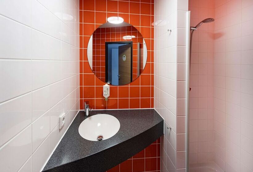 Номер Стандарт, B&b Hotel Leipzig City