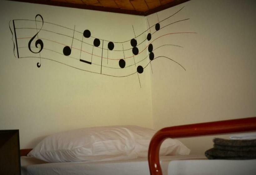 공동 객실, Casa Kayam Hostal Y Residencia Artística