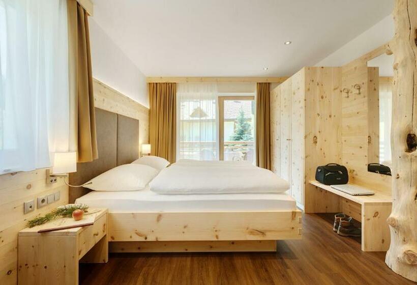 جناح, Alpin Stile