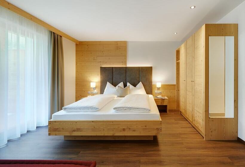 جناح, Alpin Stile