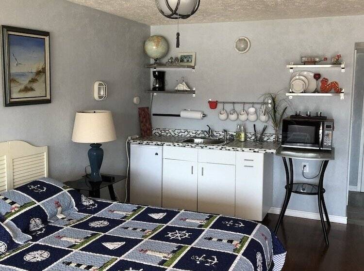 اتاق استاندارد با چشم‌انداز دریا, Capri Beach