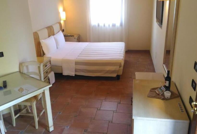Quarto Triplo Estandar Vista Jardim, Dune Agriturismo