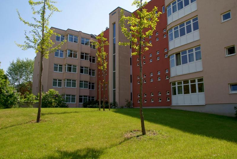 Quarto Triplo Estandar, Am Weberplatz