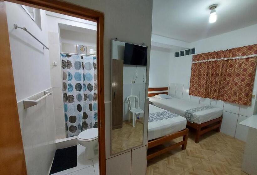Номер Стандарт, Amazon House Hostel