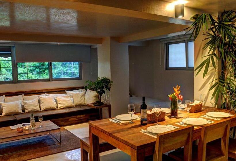 Family studio with garden view, Moana Surf Resort