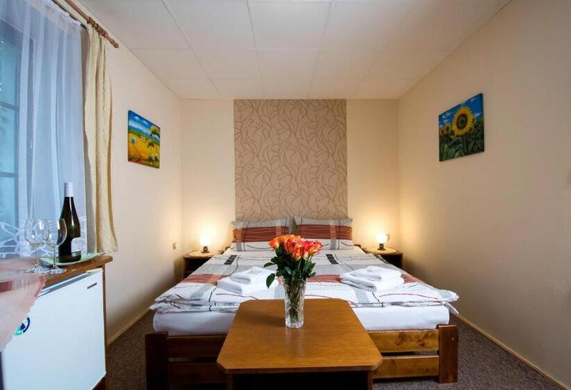 基本间, Rodinný Hotel Myslivna