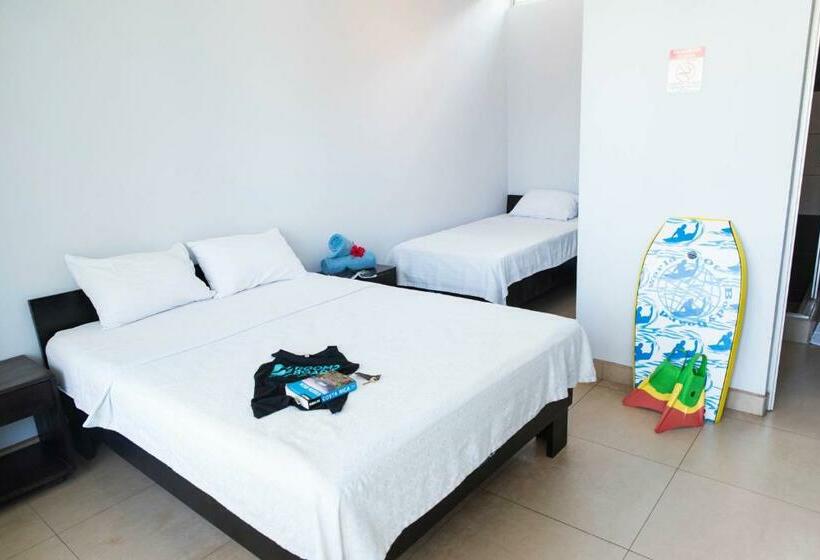 اتاق لوکس, Room2board Hostel And Surf School