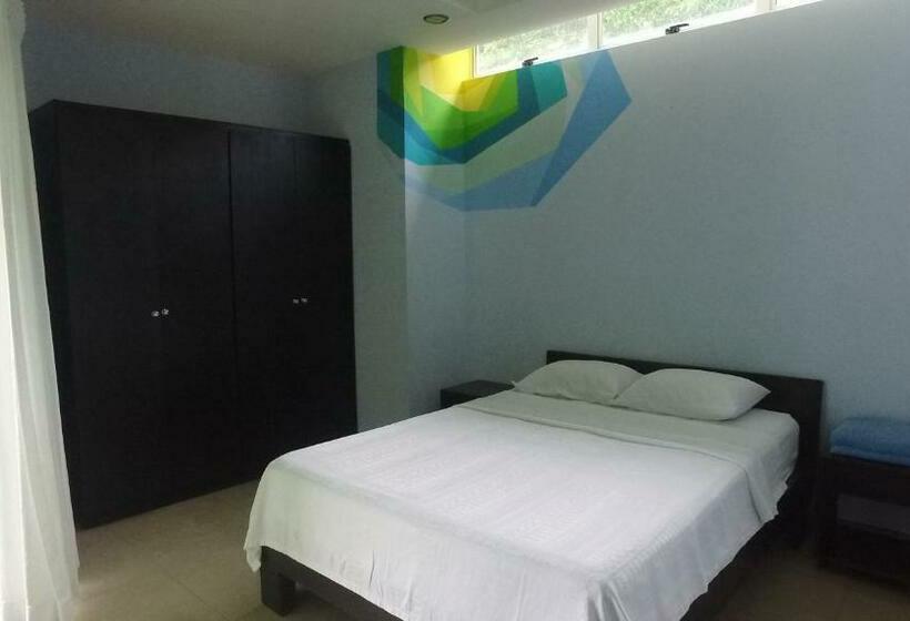 اتاق استاندارد, Room2board Hostel And Surf School